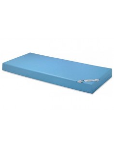 Colchón de poliuretano con funda impermeable