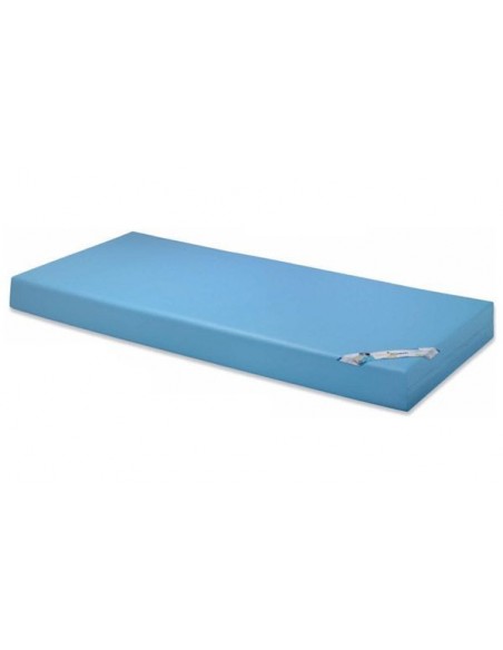 Colchón de poliuretano con funda impermeable